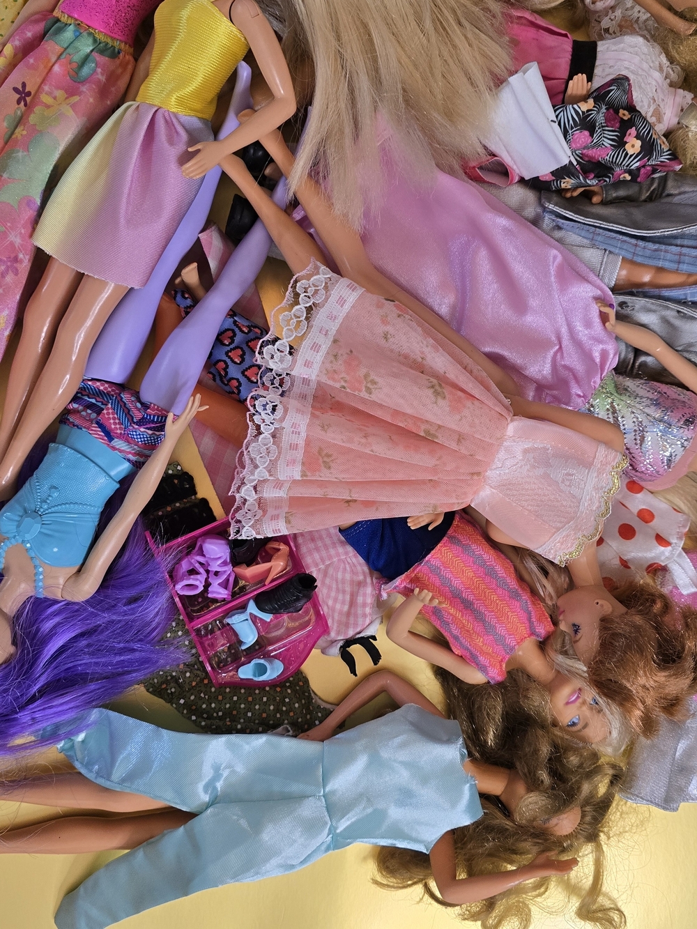 Assorted Lot Of Barbie, Ken & Fashion Dolls Mixed - Picture 4 of 11